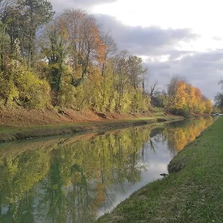 La Maison Du Canal D'ay